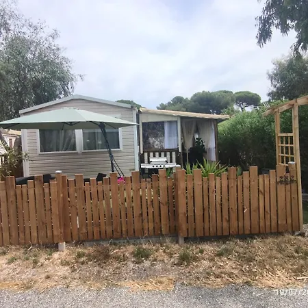 Апартаменты Oasis Louisitanienne *